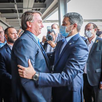 Mario Abdo y Bolsonaro se abrazan en Foz de Yguazú